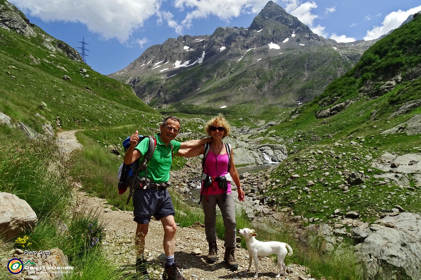 06 Verso il Rif. Barbellino con Pizzo Strinato.JPG -                                